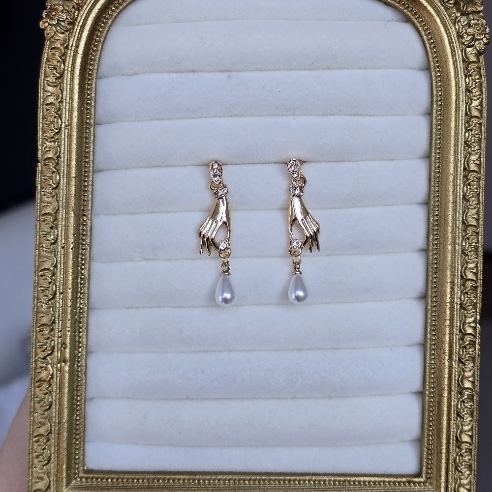 Victorian Golden Hands Baroque Pearl Drop Earrings - Picture 4 of 4
